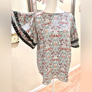 ☘️Loft bell sleeved blouse S